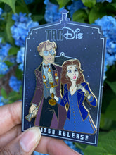 Load image into Gallery viewer, Tardis Pins: Hide Top pin